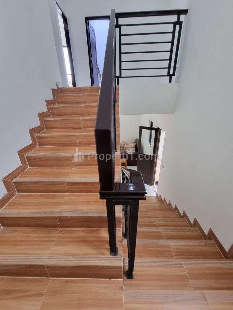 Dijual Rumah Baru 2 Lantai Lokasi Strategis Pondok Labu dekat Stasiun MRT Fatmawati