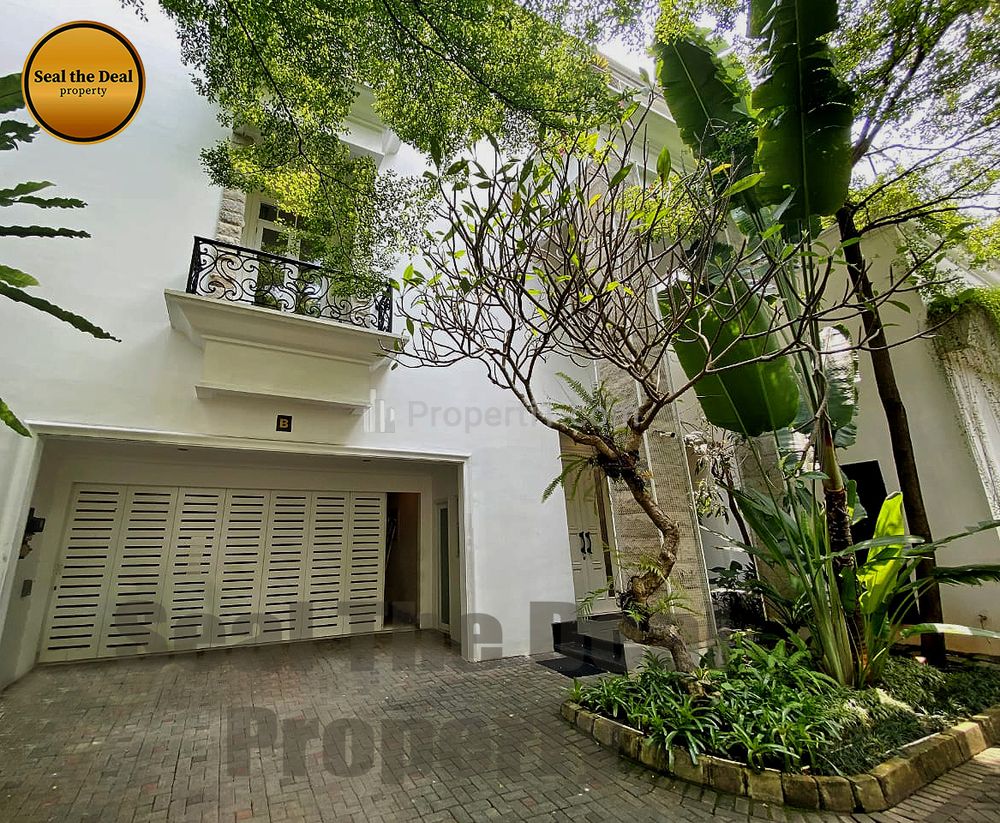 Disewakan Town House Mewah di Area Cilandak Jakarta Selatan  STDN0063