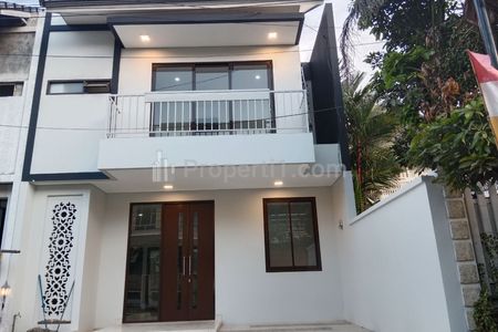 Dijual Rumah Baru Hook 2 Lantai Sangat Strategis di Jalan Terusan Jakarta Antapani Bandung