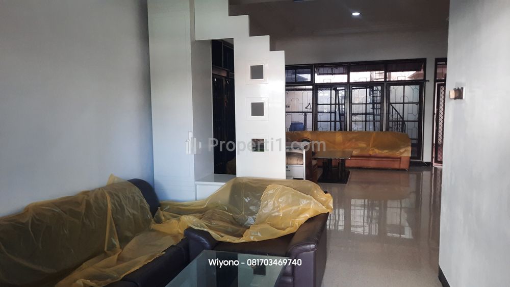 Disewakan rumah Dekat RSUD dr. Soetomo dan Unair Kampus B Surabaya Timur Furnished di Dharmahusada Indah