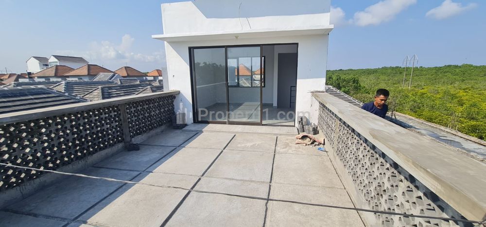 Dijual Rumah 2 Lantai Termasuk Rooftop Siap Huni Lokasi di Jimbaran Badung Bali