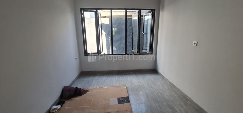 Dijual Rumah Siap Huni dengan 2,5 Lantai 2 Kamar Tidur Lokasi Jimbaran Badung Bali