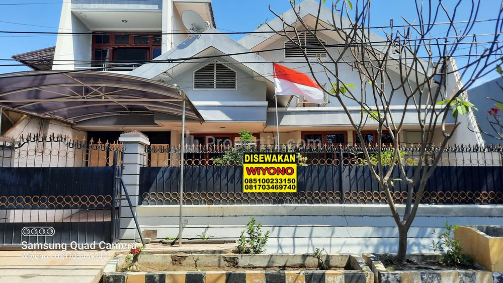 Disewakan rumah Dekat RSUD dr. Soetomo dan Unair Kampus B Surabaya Timur Furnished di Dharmahusada Indah
