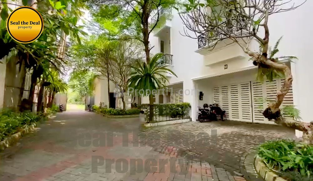 Disewakan Town House Mewah di Area Cilandak Jakarta Selatan  STDN0063