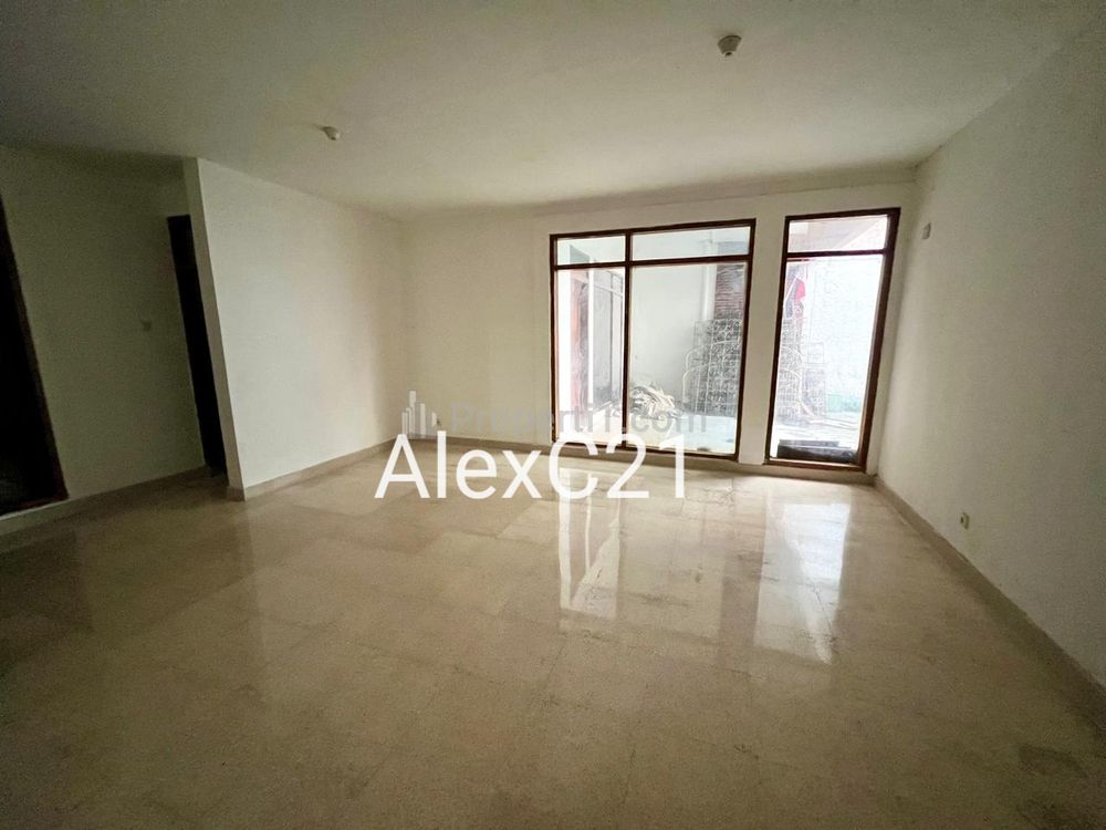 Dijual Rumah Lama di Dharmawangsa, Cipete Utara, Kebayoran Baru, Jakarta Selatan