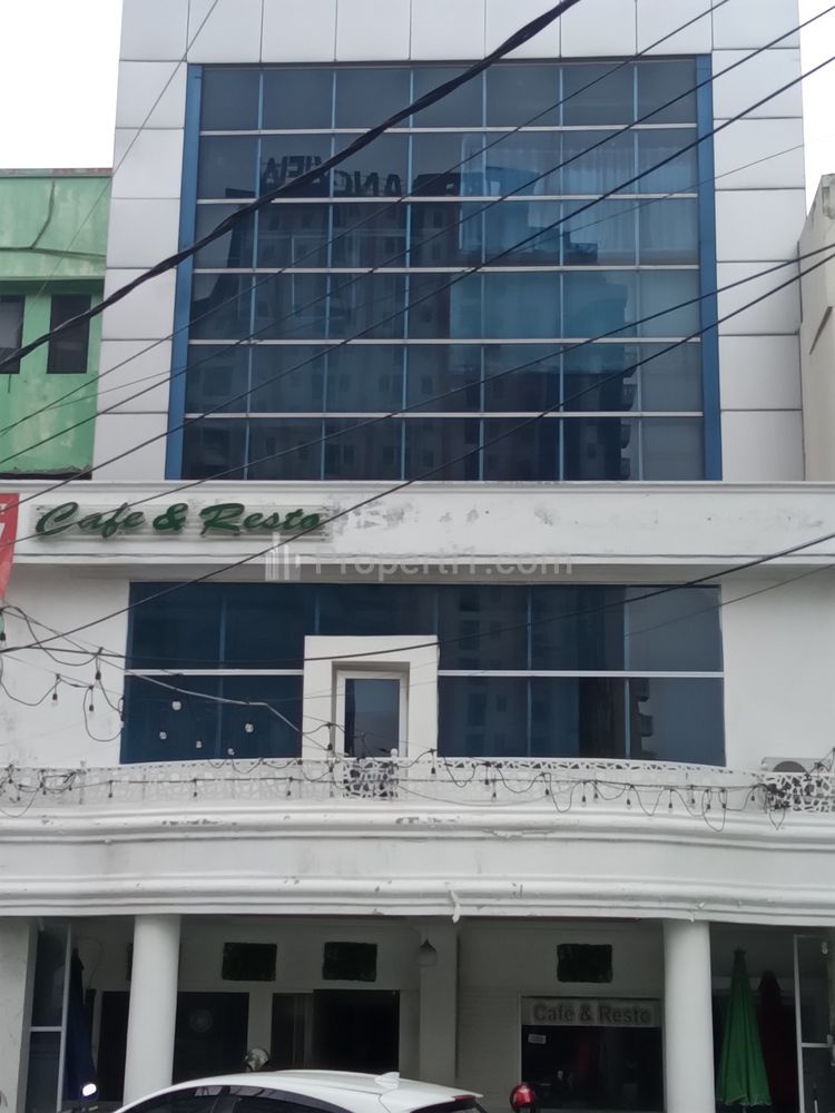 Tampak Depan Gedung