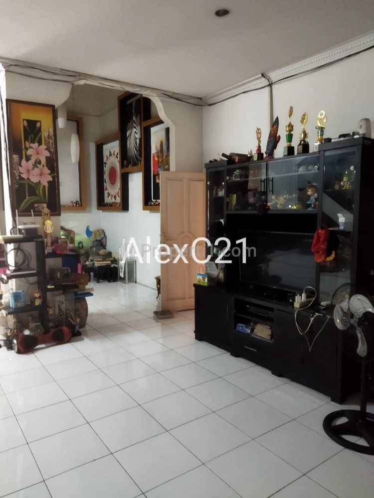 Dijual Rumah Mewah di Kalisari, Pasar Rebo, Jakarta Timur