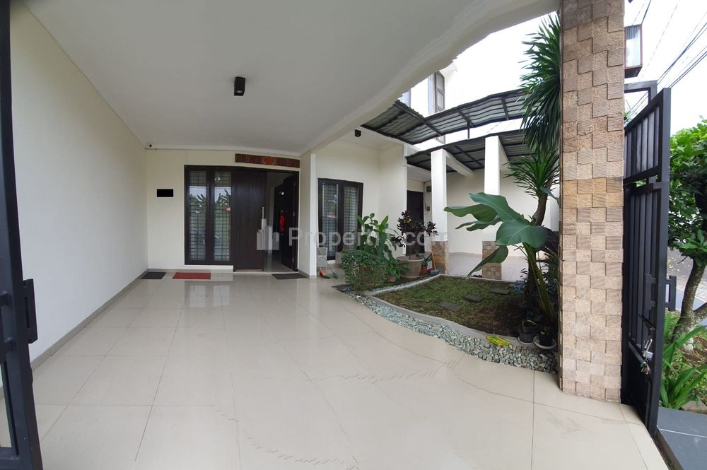 Jual Rumah di Araya Malang, Semi Furnished Terawat dan Bagus Kamar Tidur 5 dan Kamar Mandi 3