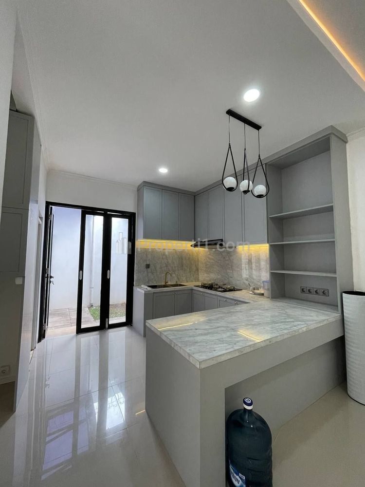 Jual Rumah 2 Lantai di Serpong, Tangerang