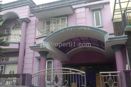 Jual Rumah Dua Lantai di Perum Jatinegara Baru Jakarta Timur