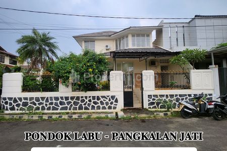 Dijual Rumah Hook Luas Tanah 329m2 Murah Dalam Komplek Dekat Kampus UPN Jakarta