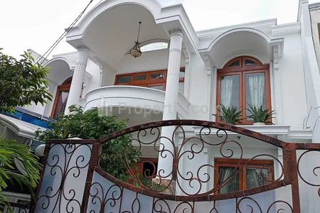 Dijual Rumah Mewah di Bintar Sektor Kota Tangerang Selatan