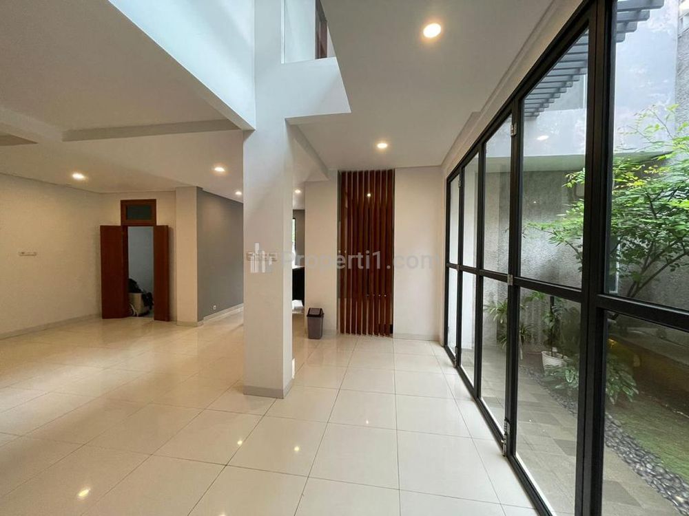 Jual Rumah Modern di Dalam Komplek Lebak Bulus Jakarta Selatan Sudah SHM