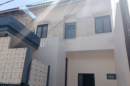 Dijual Rumah Baru 2 Lantai Modern Strategis di Kalijati Antapani Bandung