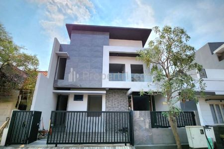 Dijual Rumah Baru Taman Internasional Citraland Dekat GWalk, Sekolah CIPUTRA, Surabaya - Baru 2 Lantai SHM Siap Huni