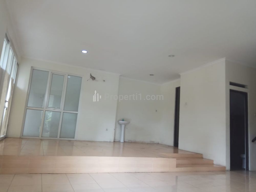 Jual Rumah di Greencourt Cengkareng Jakarta Barat, 240m2 Hanya di 4 M, Paling Murah di Pasaran