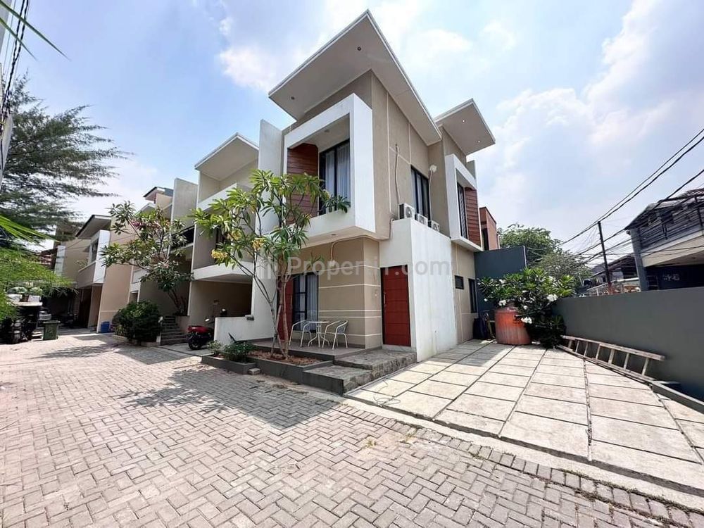 Dijual Townhouse Premium Condet Jakarta Timur