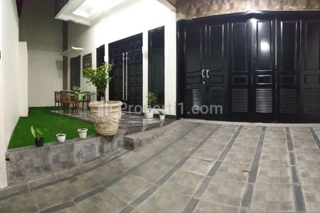 Jual Rumah Komplek Mewah Semi Furnished di Jalan Ciater Raya, Ciputat, Tangsel