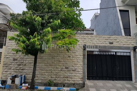 Rumah Disewakan di Simpang Darmo Permai Selatan Surabaya Barat Siap Huni