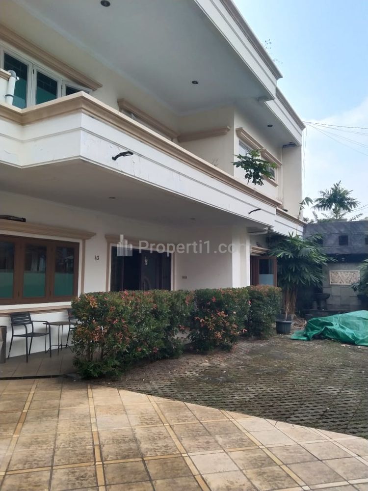Jual Rumah 2 Lantai Kebon Baru Tebet  Bisa Buat Kantor, Parkir Luas, Strategis, Dekat MT Haryono, Soepomo, Saharjo, Stasiun Cawang, Jakarta Selatan