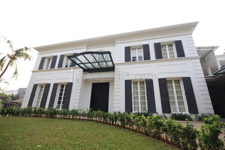 For Rent Immediately Beautiful House with Big Garden in South Jakarta