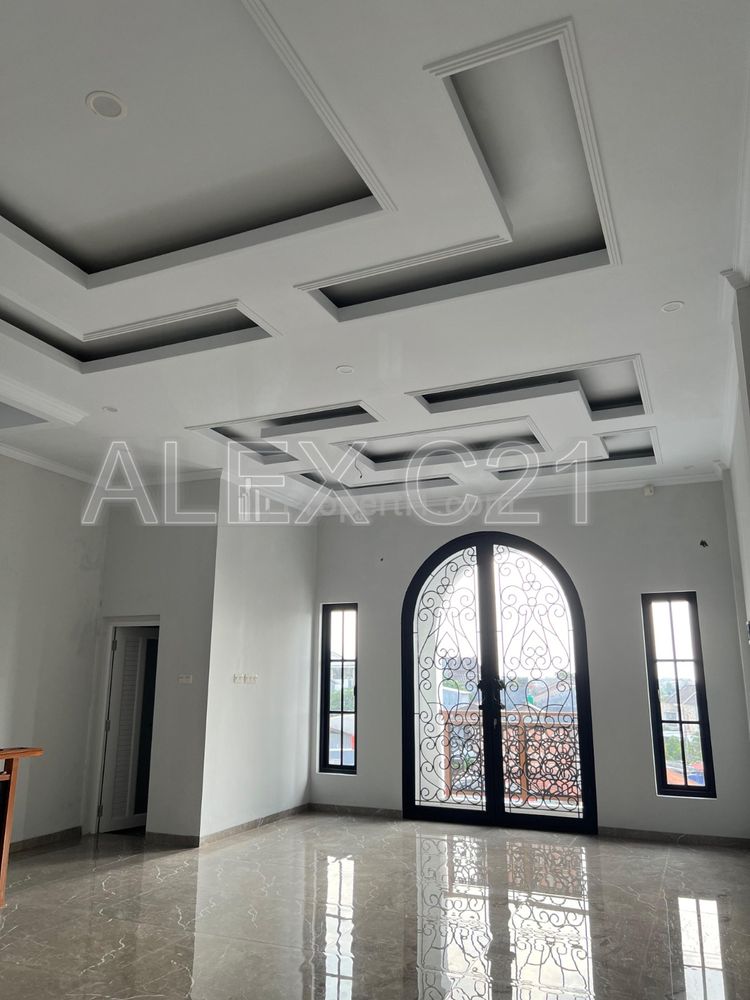 Dijual Ruko Elegan Classic 3.5 Lantai di Jagakarsa, Ciganjur, Jakarta Selatan