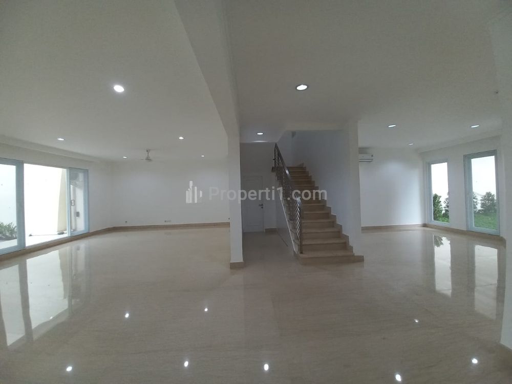 Sewa Rumah Mewah Cluster dengan Kolam Renang di Jalan Antasari, Dekat TB Simatupang, Cipete, Kebayoran Baru, Cilandak, Jakarta Selatan