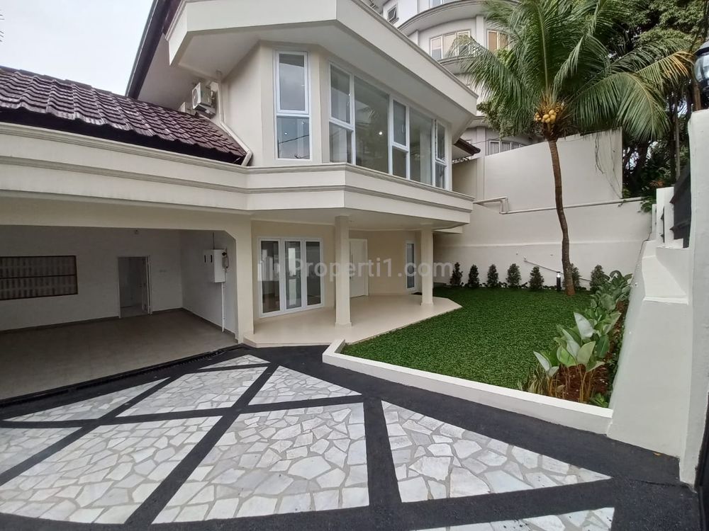 Sewa Rumah Mewah Cluster dengan Kolam Renang di Jalan Antasari, Dekat TB Simatupang, Cipete, Kebayoran Baru, Cilandak, Jakarta Selatan