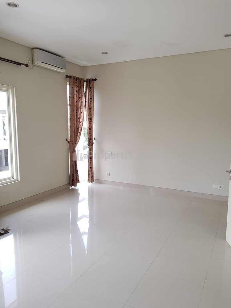 Rumah Disewakan di Wisata Bukit Mas Surabaya Barat Terawat Siap Huni