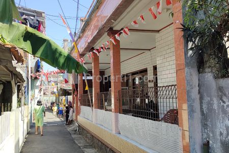 Jual Cepat BU Rumah di Cicadas Bandung, Lokasi Strategis, Cocok untuk Usaha Konveksi/Sablon, Usaha Lain yang Butuh Ruangan Luas