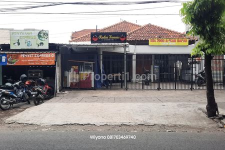 Jual Rumah Hitung Tanah di Surabaya Timur Jalan Nginden Semolo Dekat Untag Surabaya