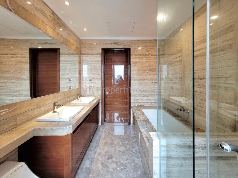 For Rent Apartment District 8 Senopati Private Lift 2+1BR Fully Furnished