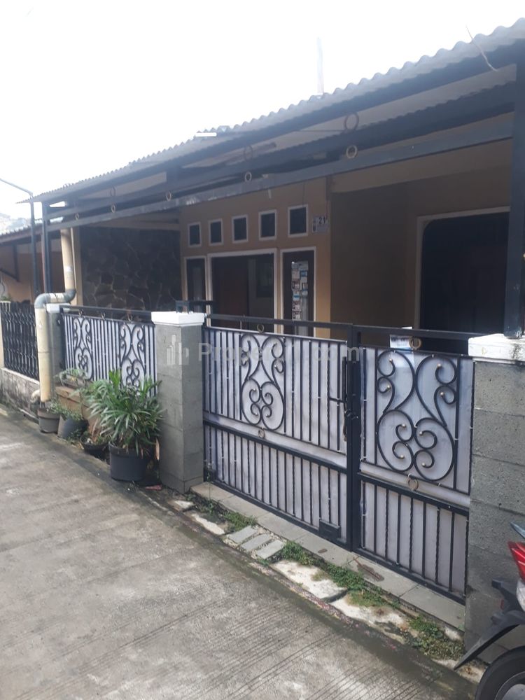 Tampak depan unit
