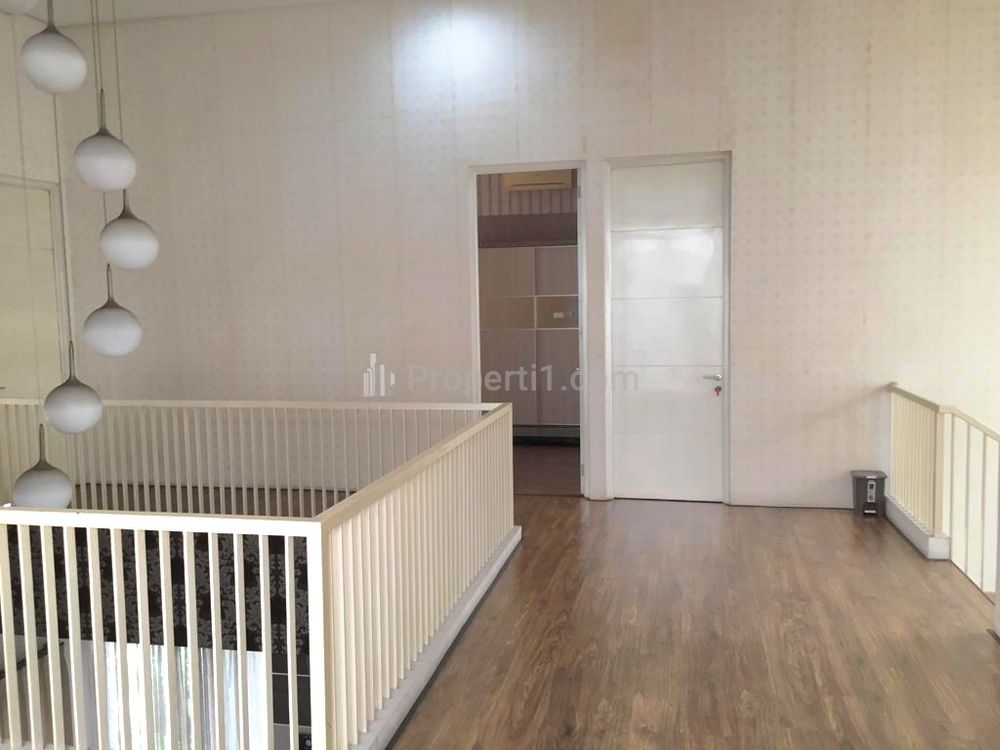 Dijual Rumah Raffles Garden Citraland Surabaya PLUS Kolam Renang PRIVATE POOL dekat Sekolah Ciputra, GWalk Citraland