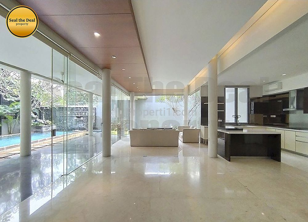 Disewakan Rumah di Area Cilandak, Jakarta Selatan STD083