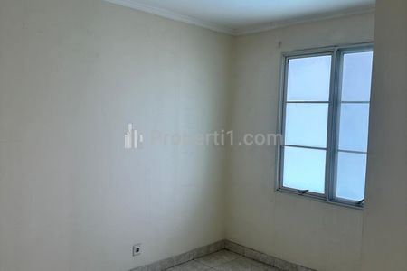 Disewakan Apartment French Walk MOI Tipe 3+1 Bedrooms Semi Furnished