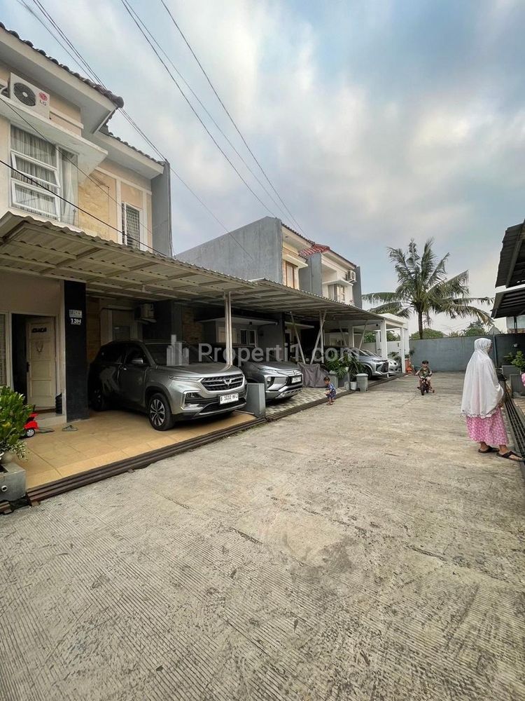 Tampak depan unit