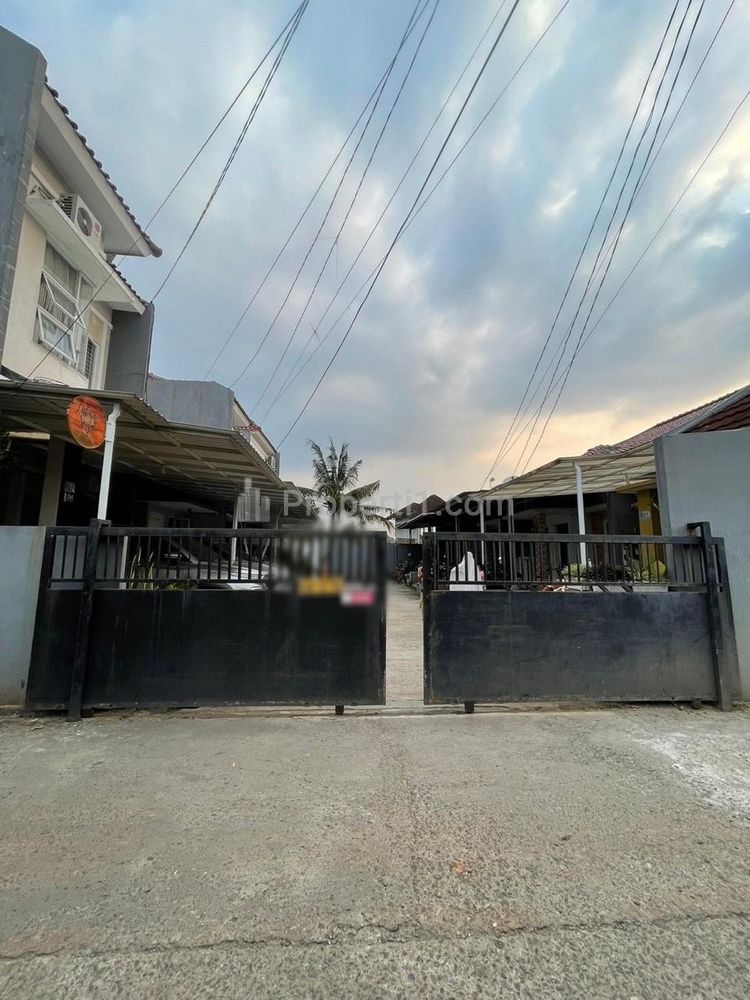Gerbang masuk komplek
