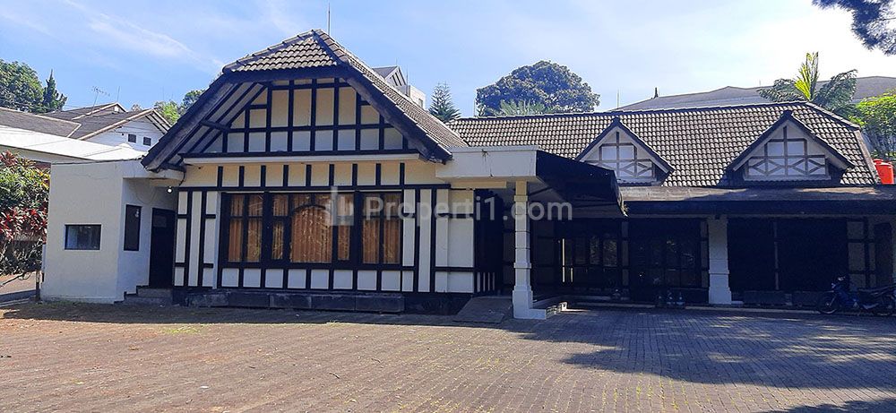 Dijual Bangunan Eks. Bistro dan Butik di Kawasan Dago Bandung