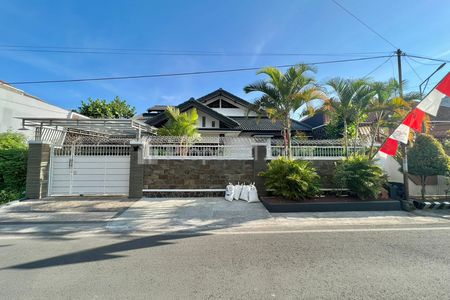 Dijual Rumah di Jalan Bunga-bunga Suhat Malang, Dekat Kampus UB, Baru Renovasi, Luas Tanah 308