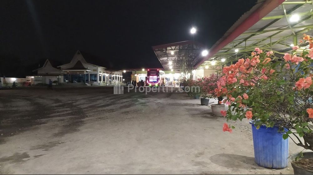 Dijual Tempat Usaha di Jalan Raya Pantura Losari Brebes Harga Nego