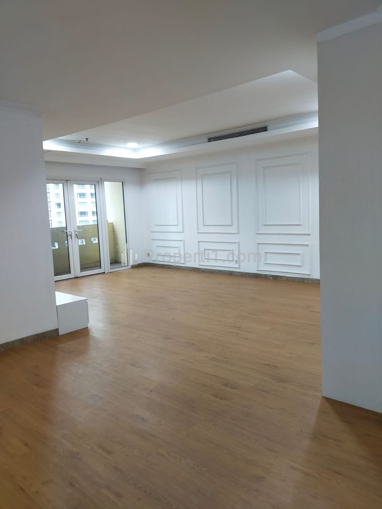 Dijual Apartemen Kusuma Chandra 3+1 Kamar Tidur Semi Furnished