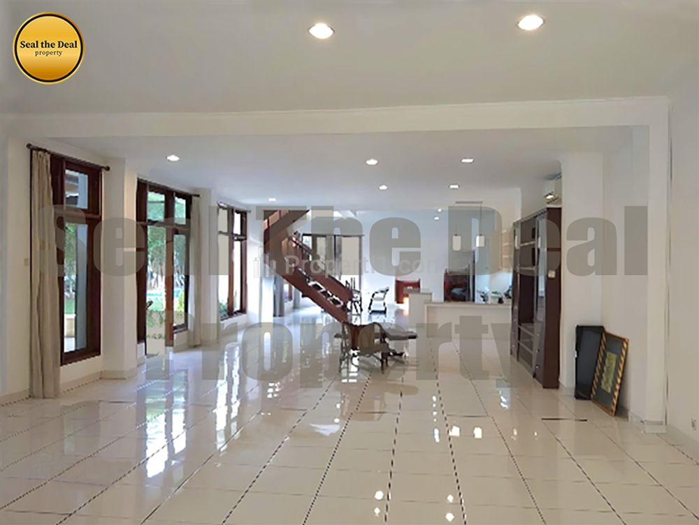 Disewakan Rumah di Menteng Jakarta Pusat STD201