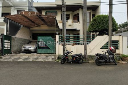 Turun Harga! Dijual Rumah View Danau Dalam Komplek di Cibubur Jakarta Timur