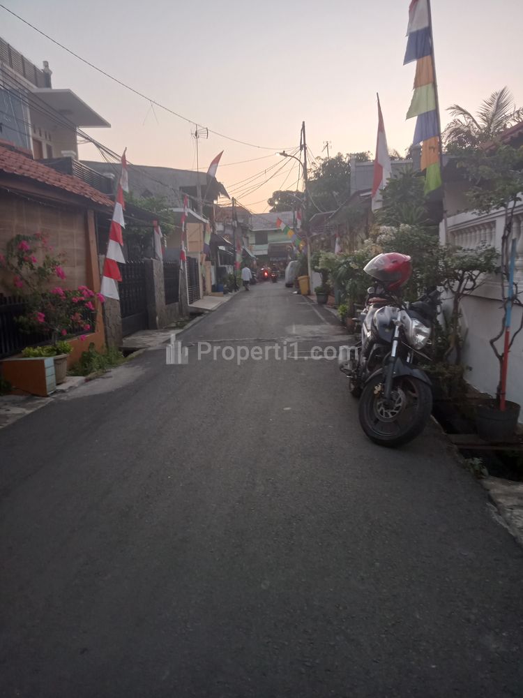 Disewakan Rumah 1 Lantai Lokasi Strategis Siap Huni di Utan Kayu Matraman Jakarta Timur