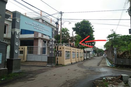 Tampak jalan depan aset