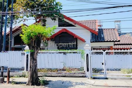 Rumah Dijual di Ketintang Madya Surabaya Selatan Strategis Luas Minimalis