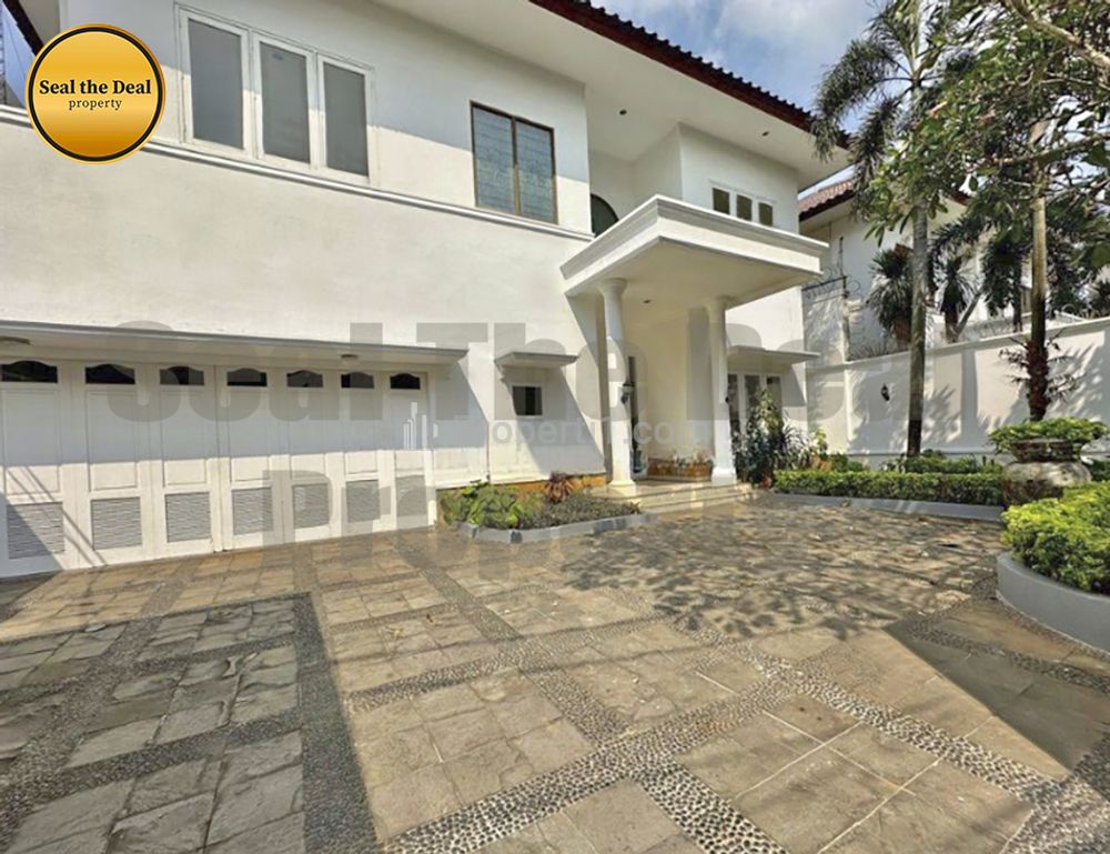 Dijual Rumah Luas di Daerah Kemang Jakarta Selatan STD511