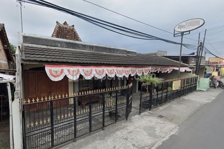 Jual Rumah Lama Sangat Bagus di Tirtonirmolo Bantul Jogja