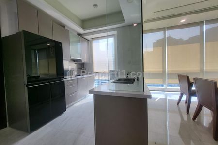 For Rent Apartment The Peak Sudirman Private Lift 3+1BR Semi Furnished